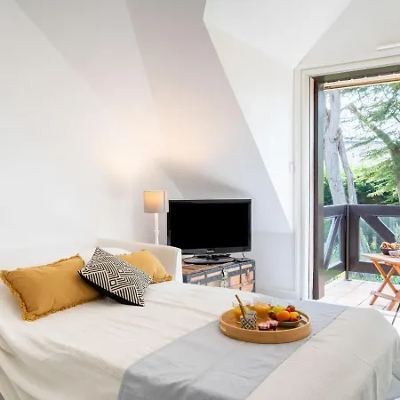 Clair De Lune By Interhome *